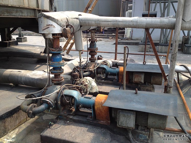 图示一，HFM-II-20-80压滤机专用泵，进口管路偏长