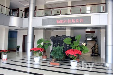 集团总部办公楼大厅